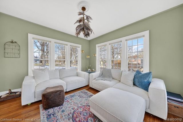 106 Lake St., Howell, MI 48843