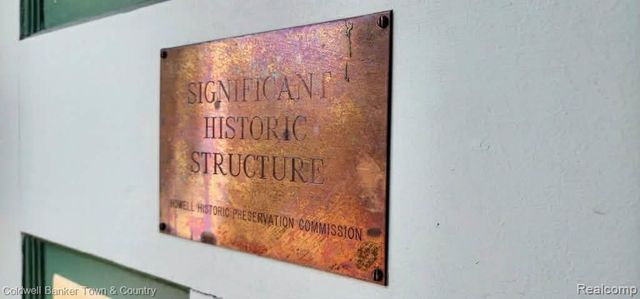 106 Lake St., Howell, MI 48843