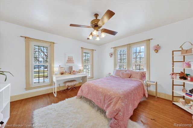 106 Lake St., Howell, MI 48843