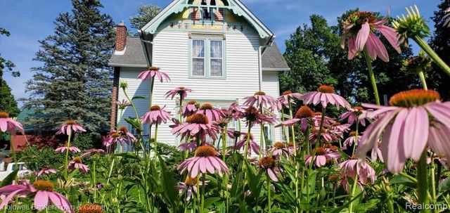 106 Lake St., Howell, MI 48843