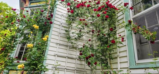 106 Lake St., Howell, MI 48843