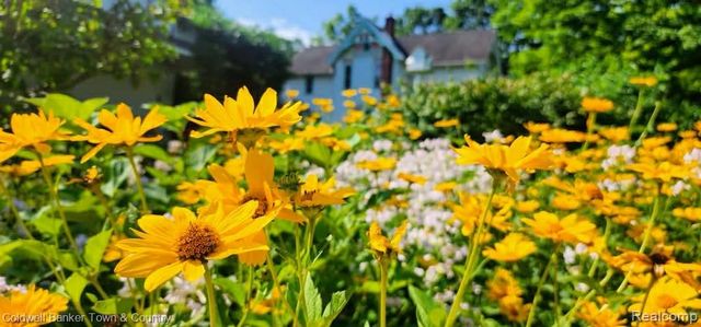 106 Lake St., Howell, MI 48843