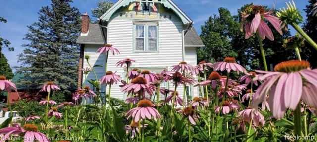 106 Lake St., Howell, MI 48843