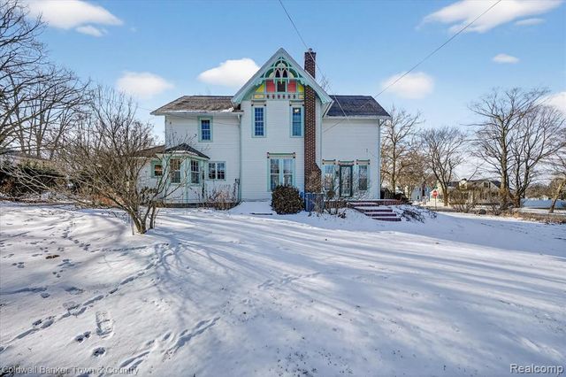 106 Lake St., Howell, MI 48843