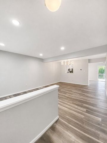 13 INGATE TER, Baltimore, MD 21227