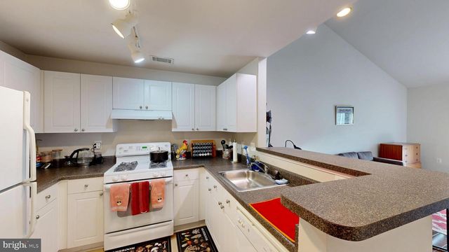 11350 ARISTOTLE DR #7-403, Fairfax, VA 22030