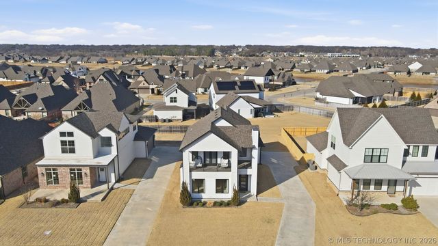 6021 E 127 Street S, Bixby, OK 74008