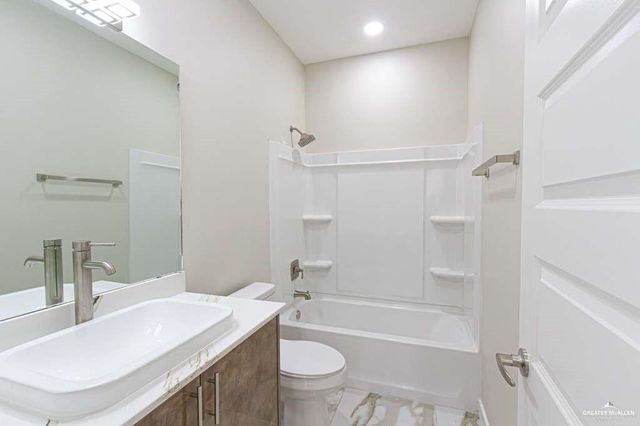 4213 Hummingbird Avenue 92, Mcallen, TX 78504