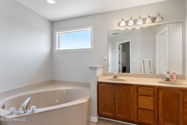 7868 Plantation Ridge Cove, Olive Branch, MS 38654