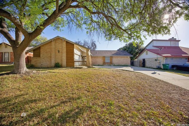 13018 Larkyorke, San Antonio, TX 78233