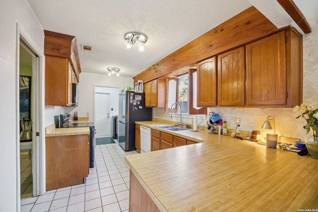 13018 Larkyorke, San Antonio, TX 78233