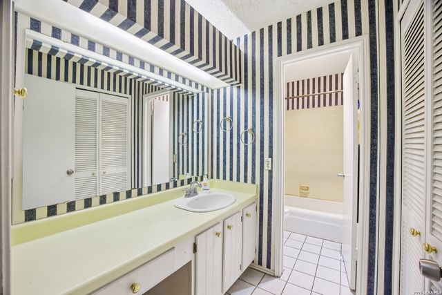 13018 Larkyorke, San Antonio, TX 78233