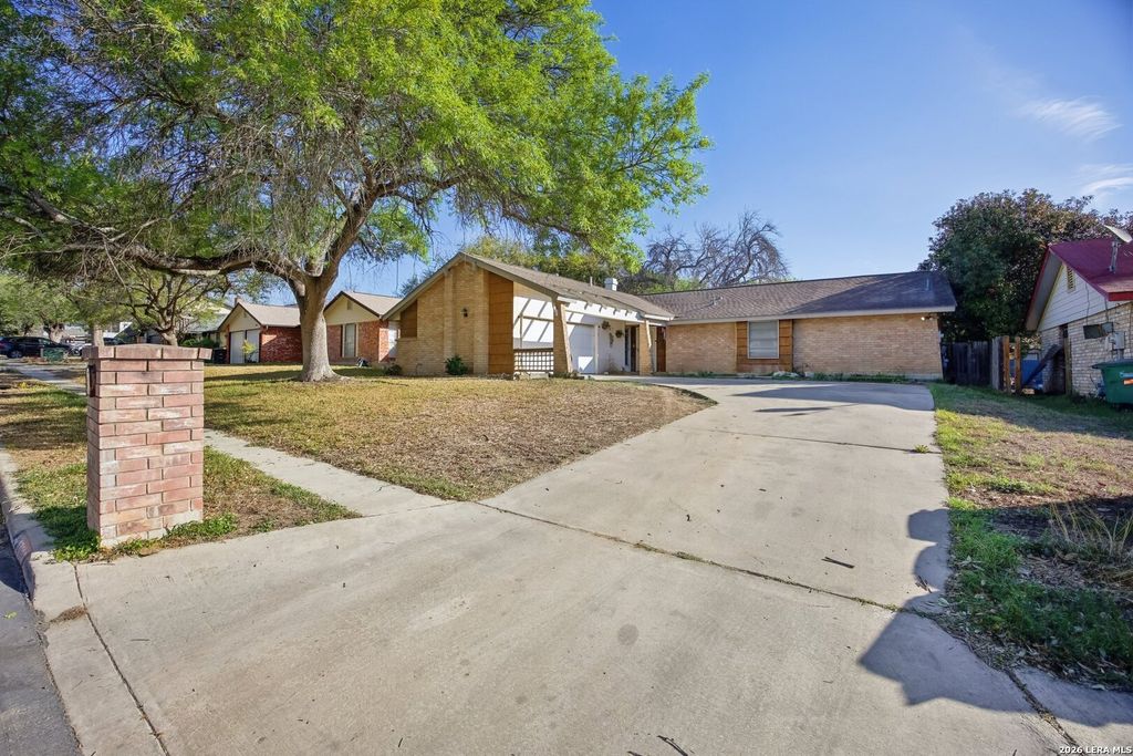 13018 Larkyorke, San Antonio, TX 78233