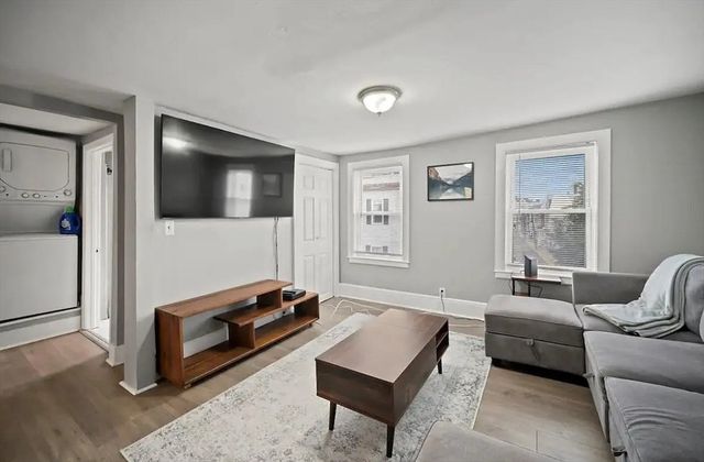 175 West 8th 2, Boston, MA 02127