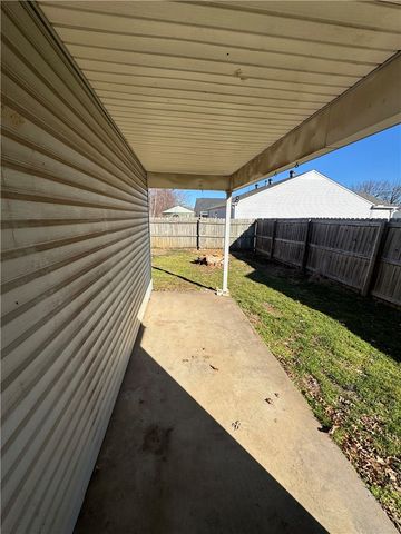 3103 12th Street, Bentonville, AR 72712