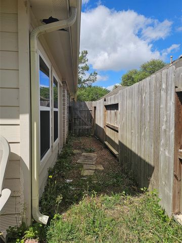 19922 Shore Meadows Lane, Richmond, TX 77407