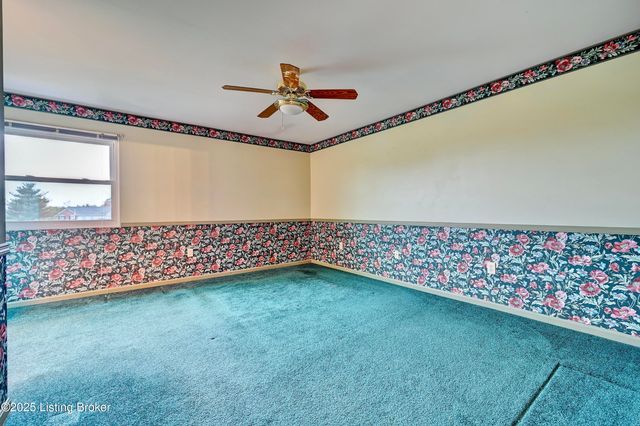 8724 Sentry Dr, Florence, KY 41042