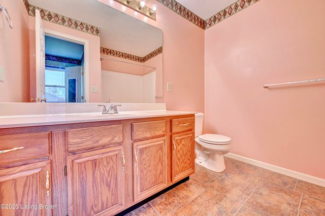 8724 Sentry Dr, Florence, KY 41042