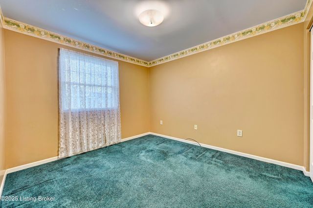 8724 Sentry Dr, Florence, KY 41042