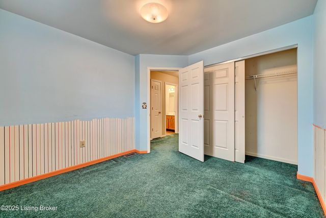 8724 Sentry Dr, Florence, KY 41042