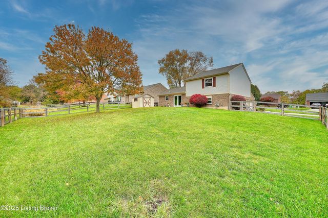 8724 Sentry Dr, Florence, KY 41042
