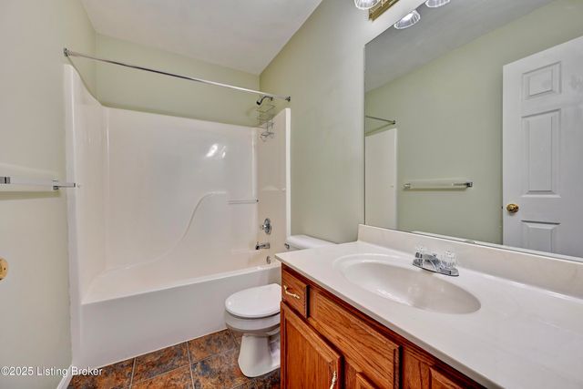 8724 Sentry Dr, Florence, KY 41042