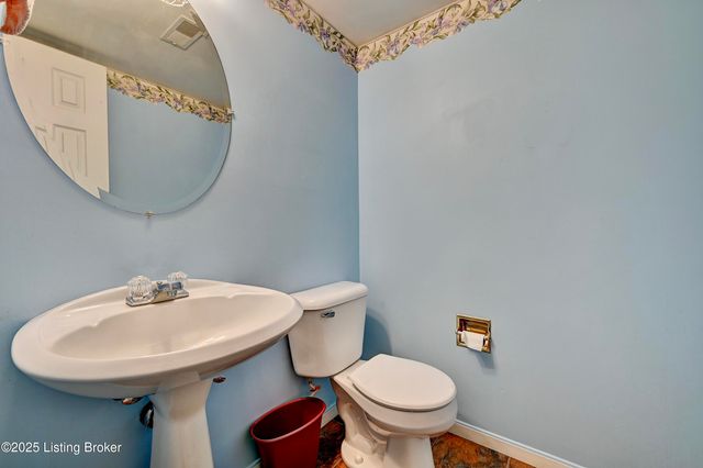 8724 Sentry Dr, Florence, KY 41042