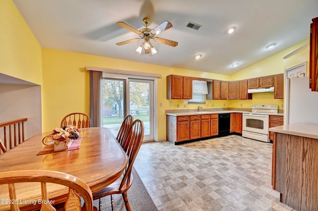 8724 Sentry Dr, Florence, KY 41042