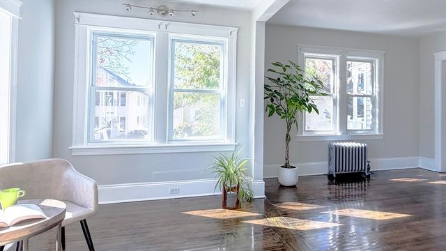 4 Longfellow Rd, Worcester, MA 01602