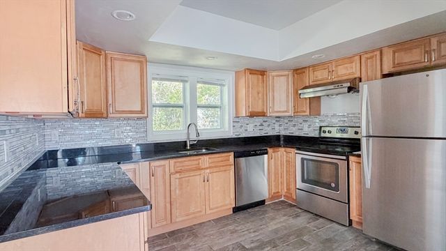 4 Longfellow Rd, Worcester, MA 01602