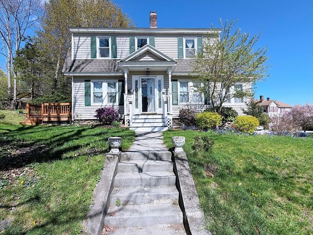 4 Longfellow Rd, Worcester, MA 01602