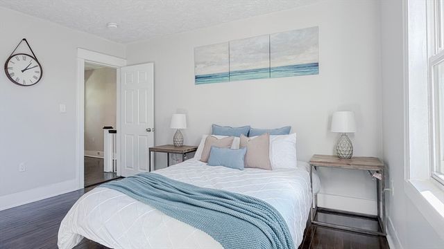 4 Longfellow Rd, Worcester, MA 01602