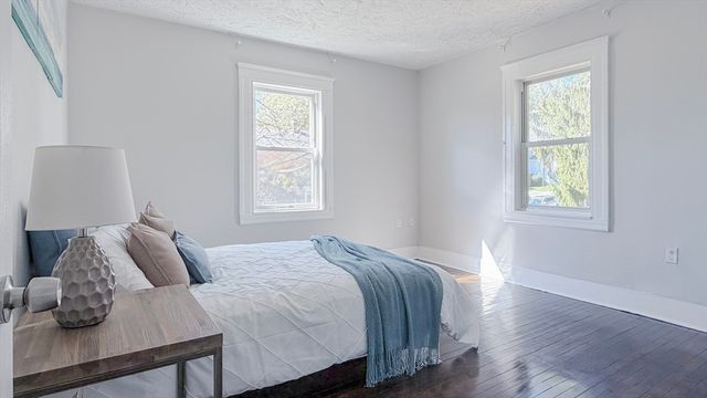 4 Longfellow Rd, Worcester, MA 01602