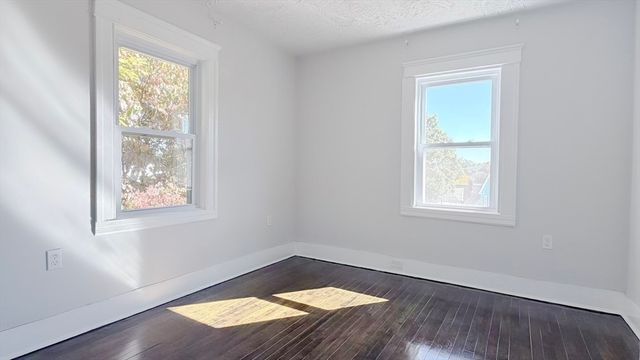 4 Longfellow Rd, Worcester, MA 01602