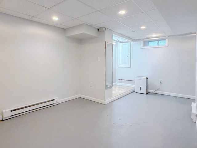 4 Longfellow Rd, Worcester, MA 01602