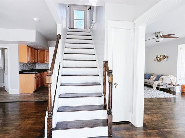 4 Longfellow Rd, Worcester, MA 01602