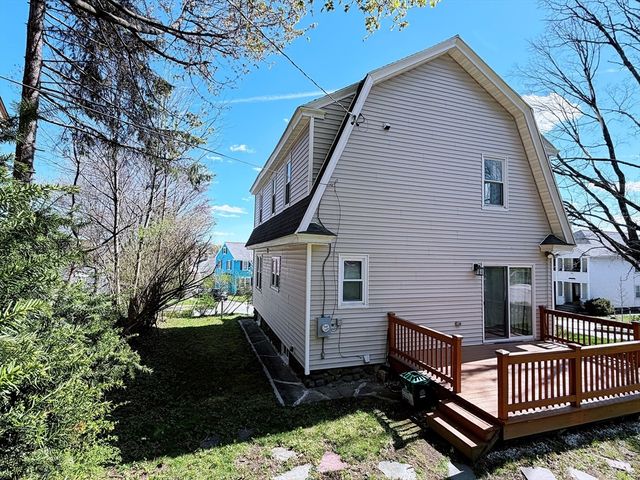 4 Longfellow Rd, Worcester, MA 01602