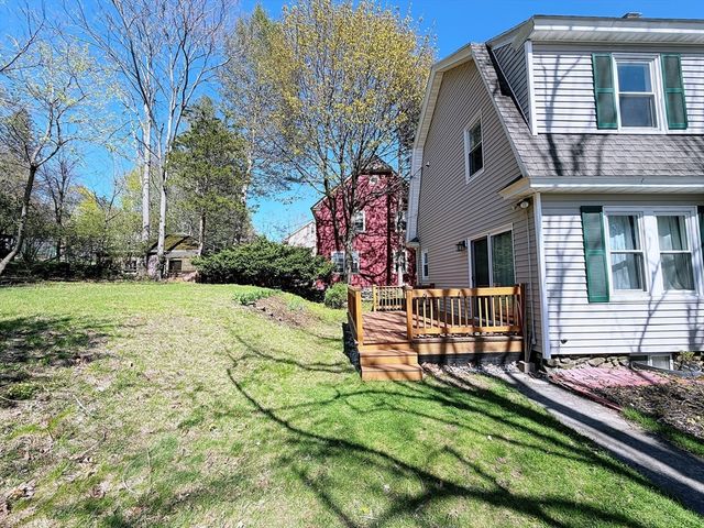 4 Longfellow Rd, Worcester, MA 01602