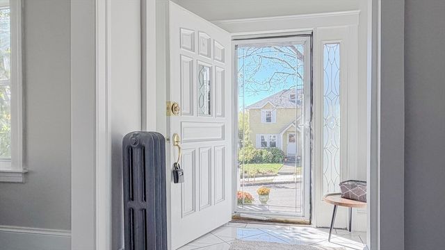 4 Longfellow Rd, Worcester, MA 01602