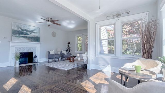 4 Longfellow Rd, Worcester, MA 01602