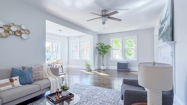 4 Longfellow Rd, Worcester, MA 01602