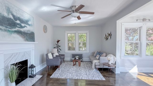 4 Longfellow Rd, Worcester, MA 01602