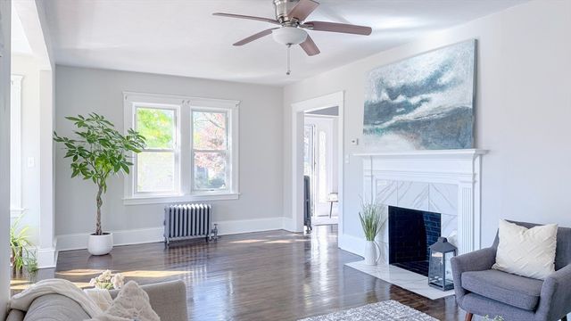 4 Longfellow Rd, Worcester, MA 01602