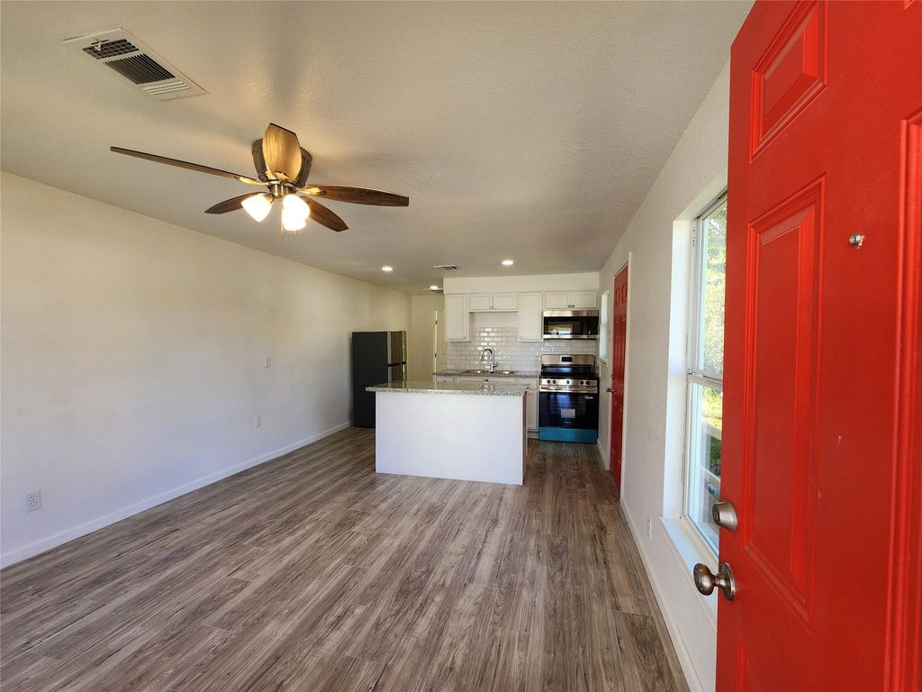 2706 Berry Street B, Houston, TX 77004