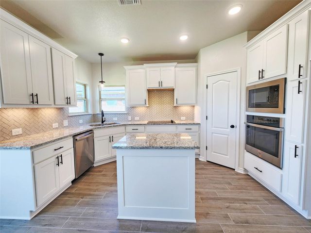 630 Eagle Crest DR, Salado, TX 76571