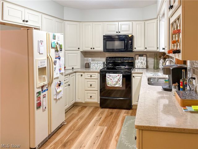 513 Park Ridge Drive, Munroe Falls, OH 44262