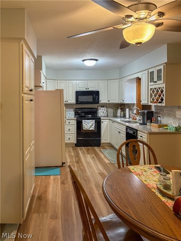 513 Park Ridge Drive, Munroe Falls, OH 44262
