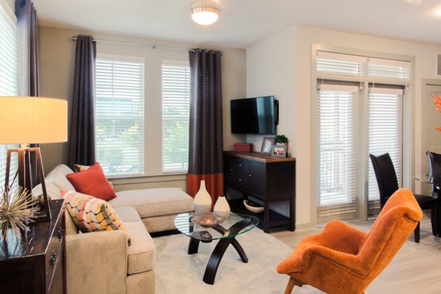 670 E Algonquin Road 4101, Schaumburg, IL 60173