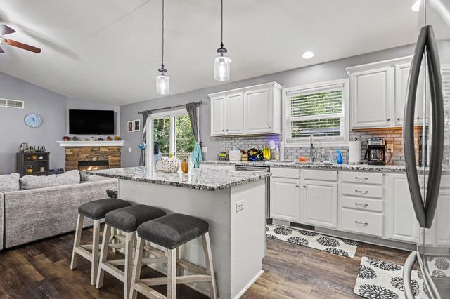 600 M 89, Plainwell, MI 49080