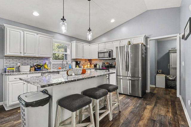 600 M 89, Plainwell, MI 49080